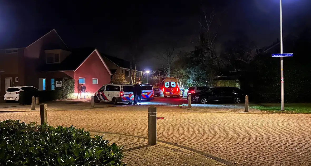 Persoon neergestoken op straat - Foto 5