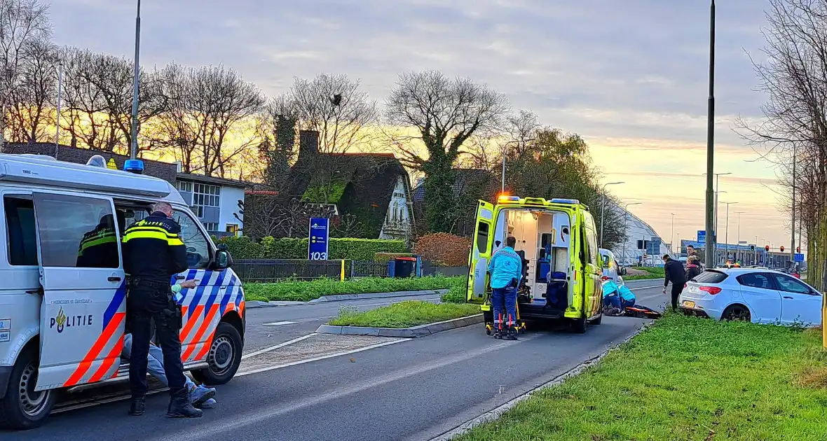 Voetganger zwaargewond bij aanrijding met personenauto