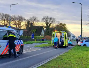 Voetganger zwaargewond bij aanrijding met personenauto