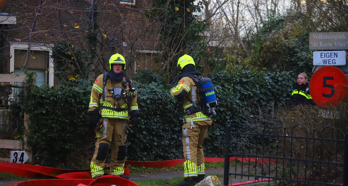 Gasflessen ontploft bij brand op tuindersvereniging - Foto 1