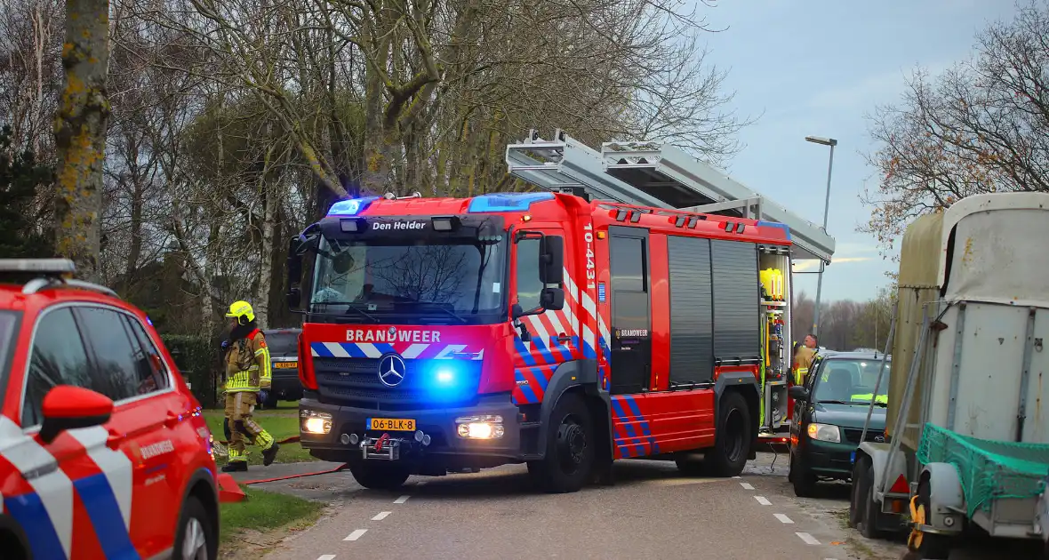 Gasflessen ontploft bij brand op tuindersvereniging - Foto 5