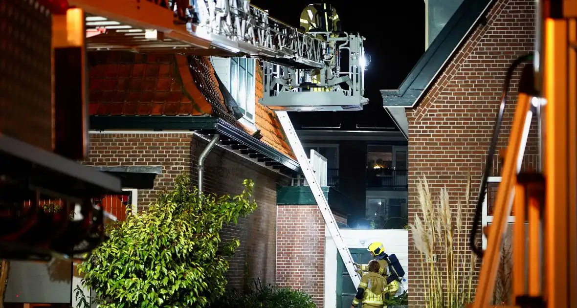 Brandweer druk met brand in woning - Foto 1