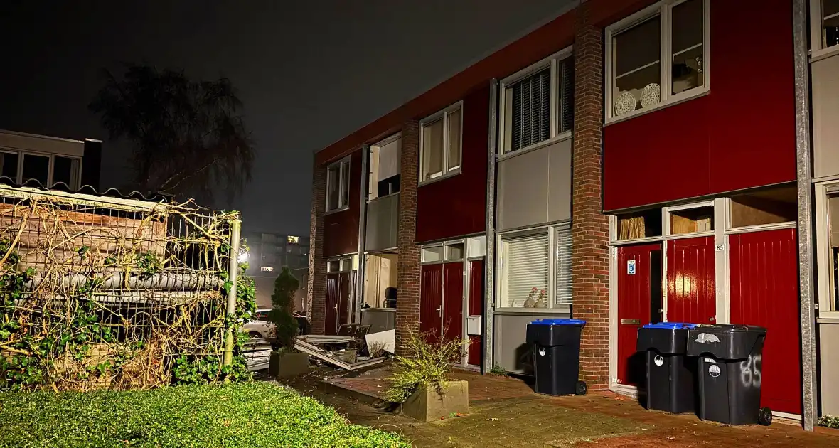 Voorgevel woning verwoest door explosie - Foto 10