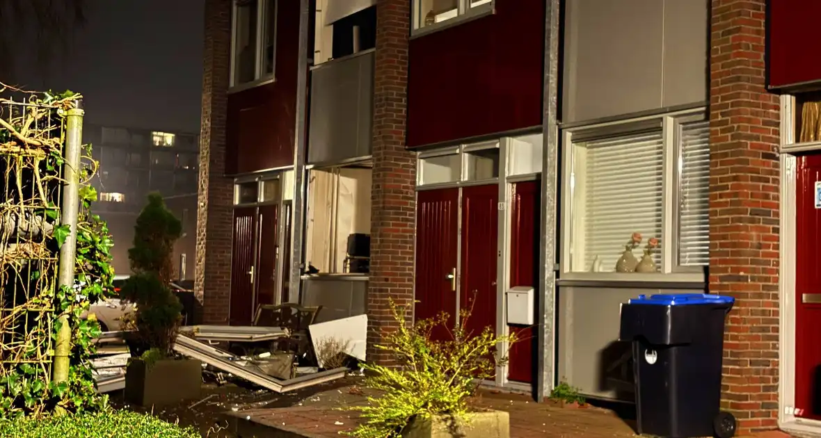 Voorgevel woning verwoest door explosie - Foto 11