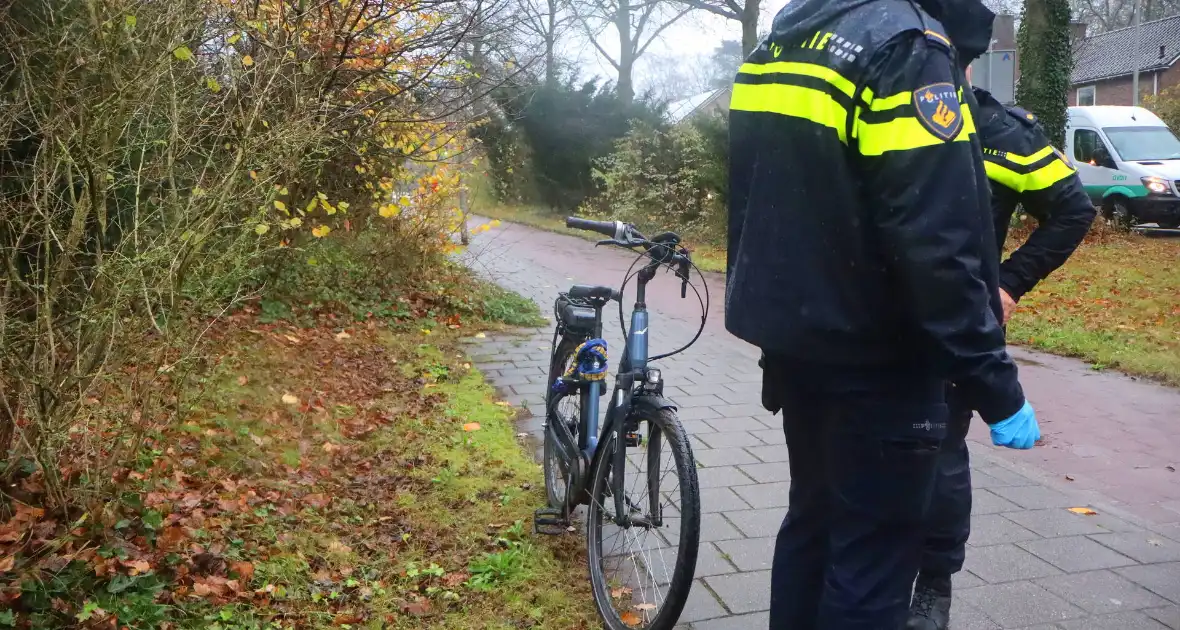 Fietser loopt hoofdwond op bij ongeval - Foto 3