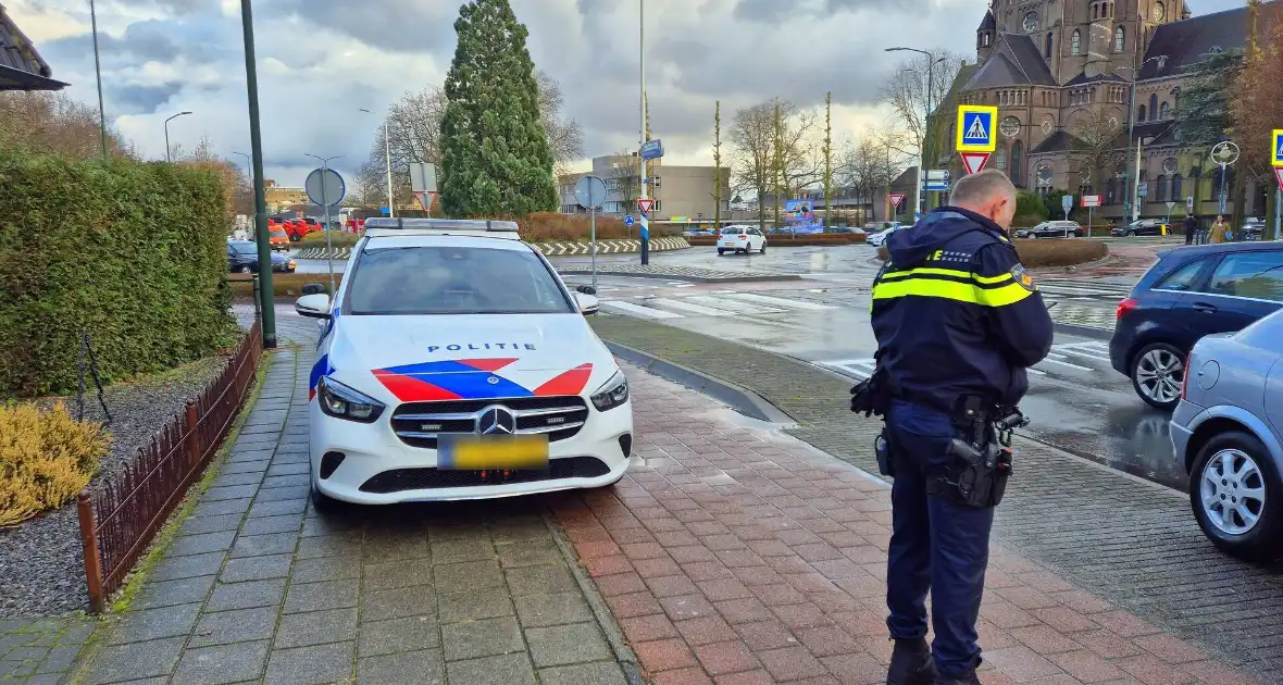 Fiets vast onder auto bij aanrijding - Foto 5