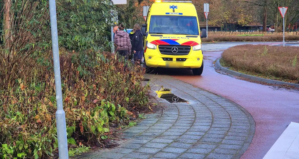 Fiets vast onder auto bij aanrijding - Foto 7