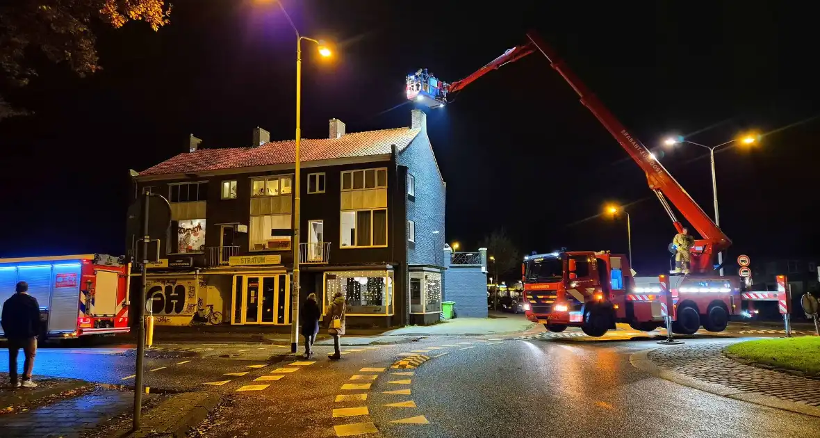 Rotonde geblokkeerd door brandweer wegens schoorsteenbrand