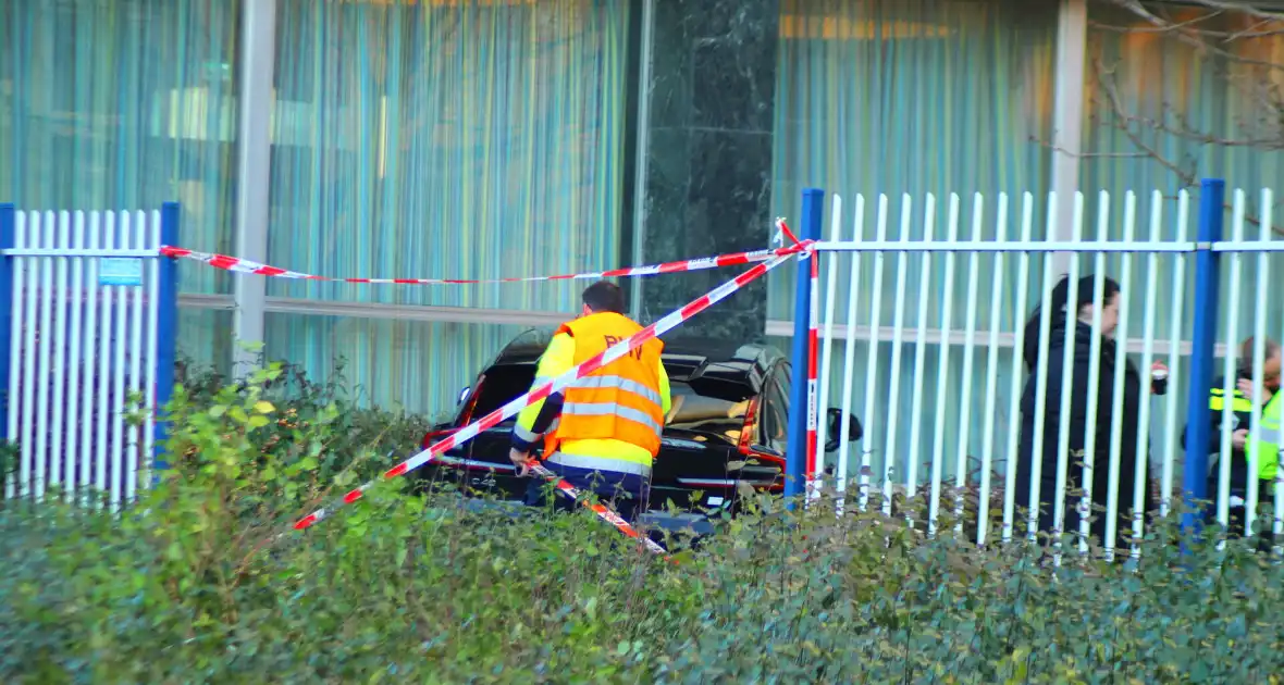 Automobilist komt tegen pand tot stilstand - Foto 5