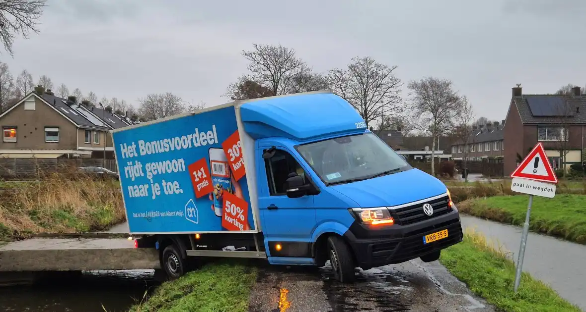 Boodschappenbezorger bijna te water