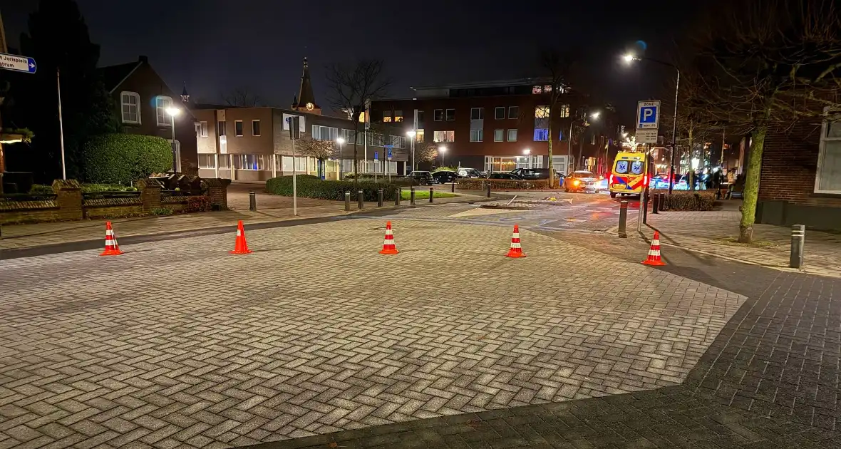 Enorme schades na aanrijding op kruising - Foto 7