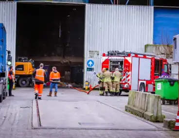 Brand in loods van recyclingbedrijf