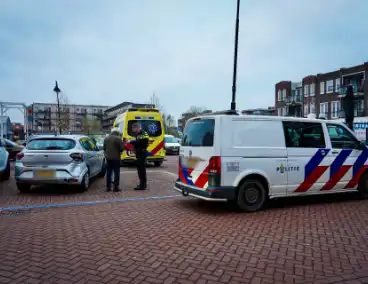 Twee personenwagens botsen op parkeerplaats