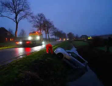 Automobiliste belandt in sloot tijdens keer actie