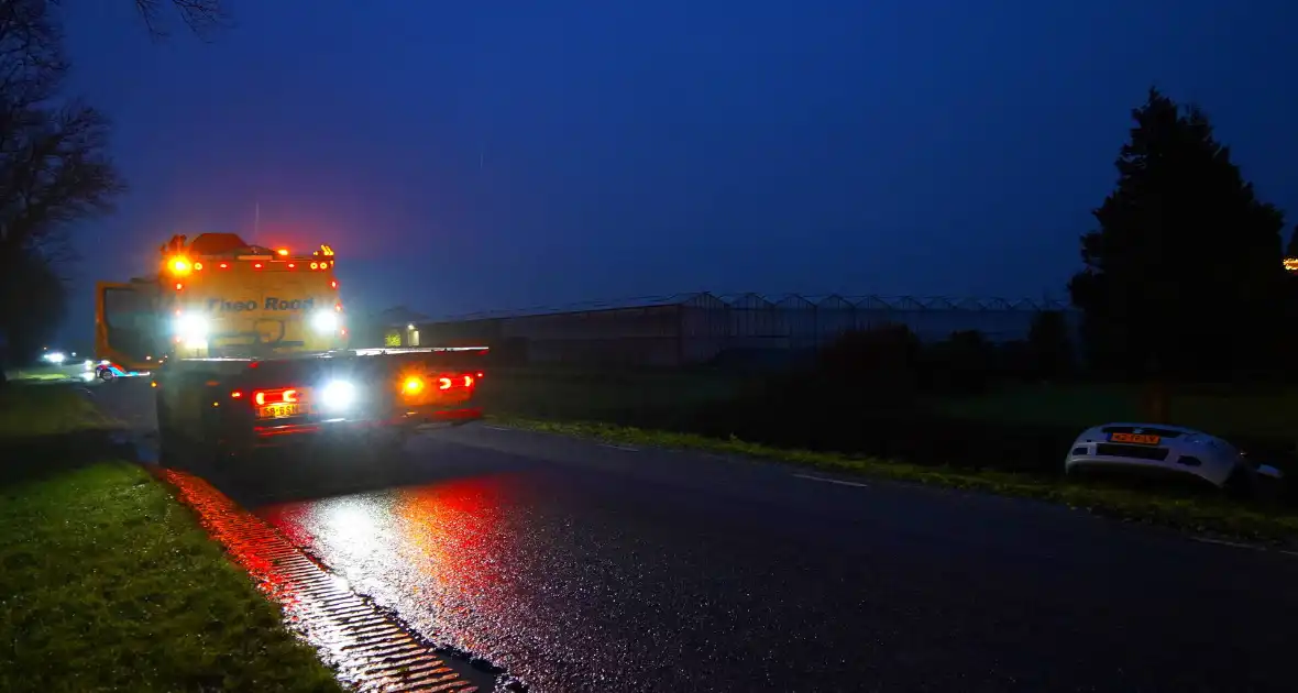 Automobiliste belandt in sloot tijdens keer actie - Foto 5