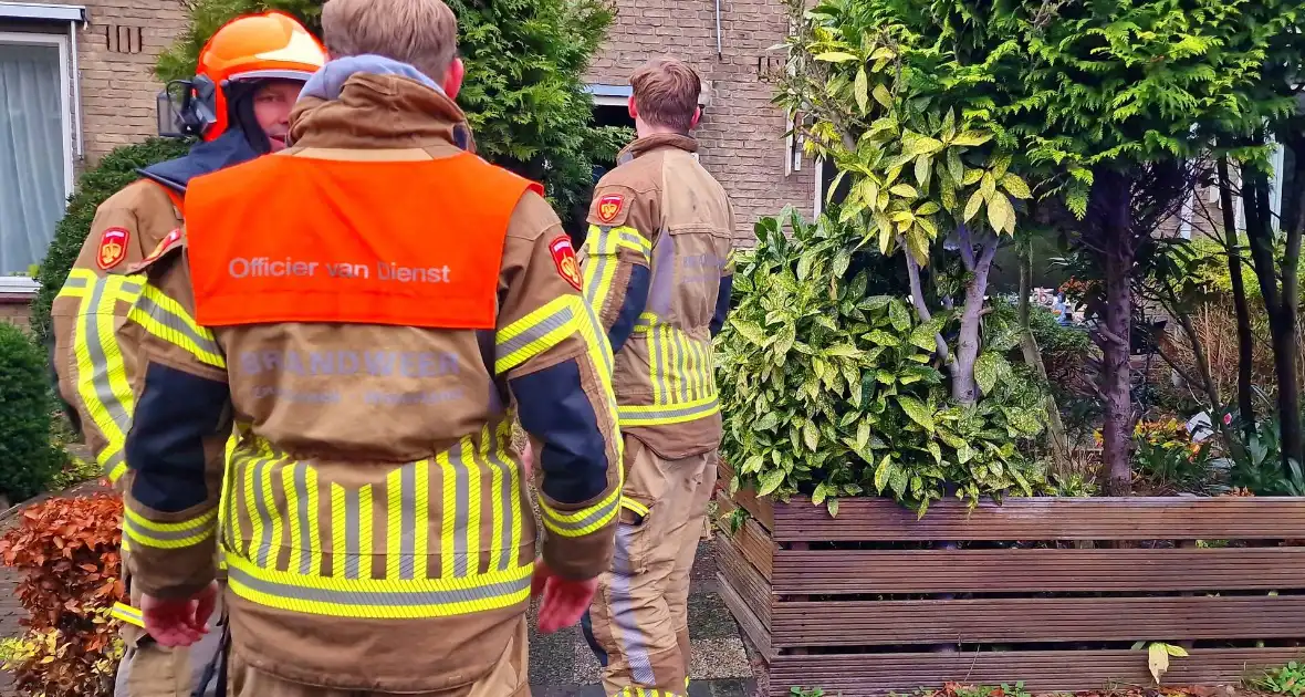 Kaars zorgt voor rookontwikkeling in woning - Foto 2