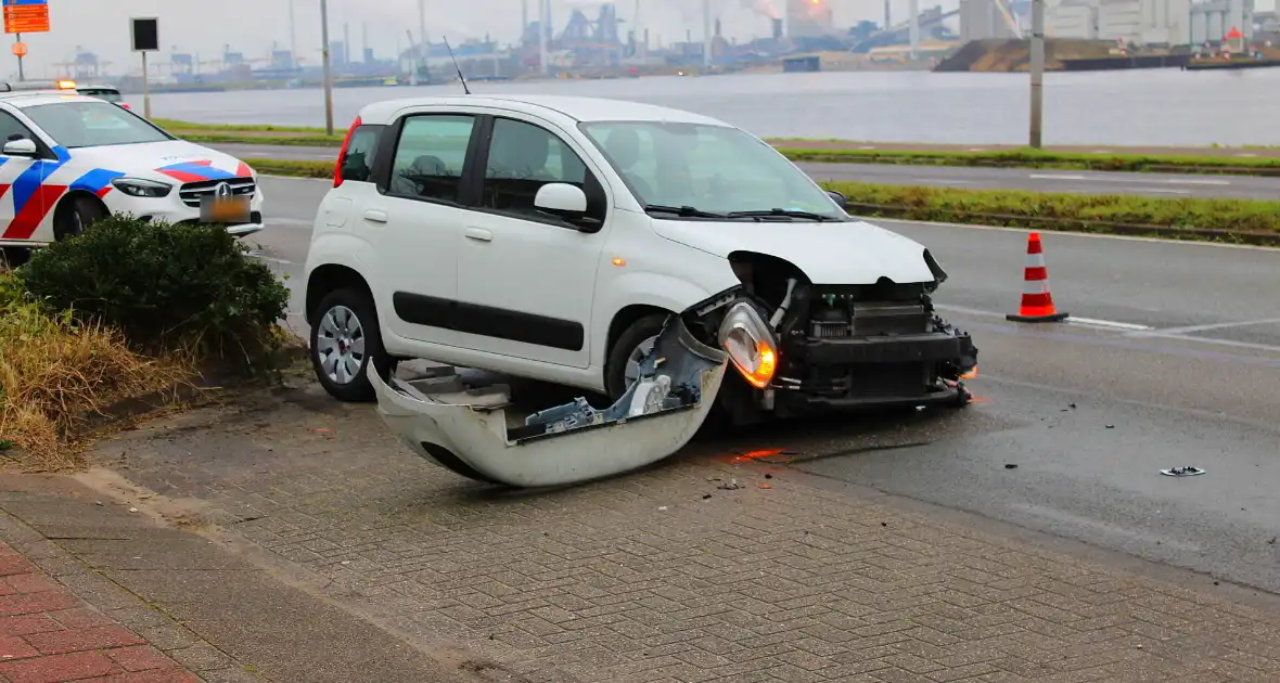 Schade na botsing personenauto's