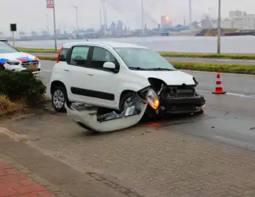 Schade na botsing personenauto's