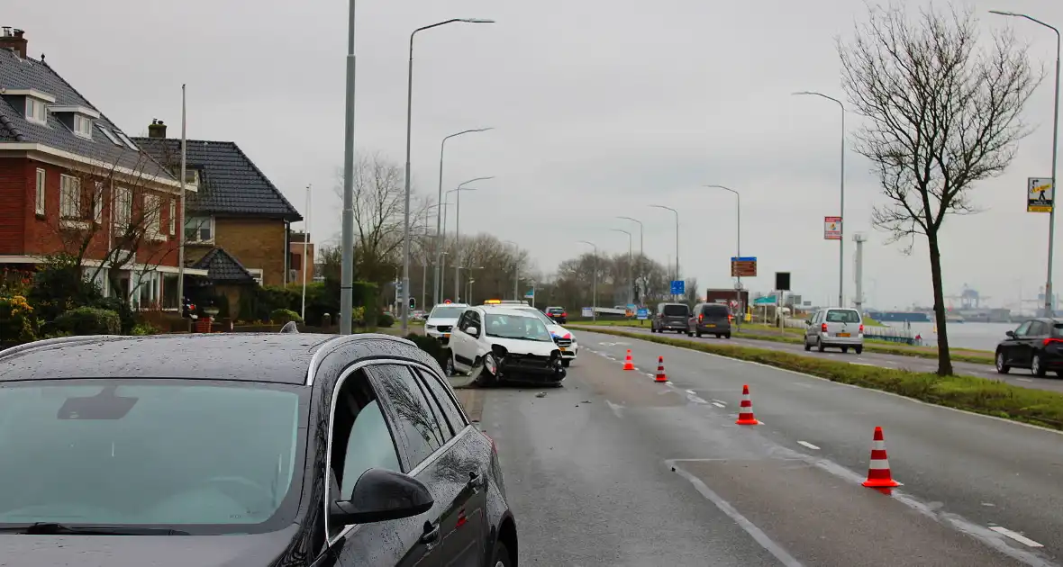 Schade na botsing personenauto's - Foto 4