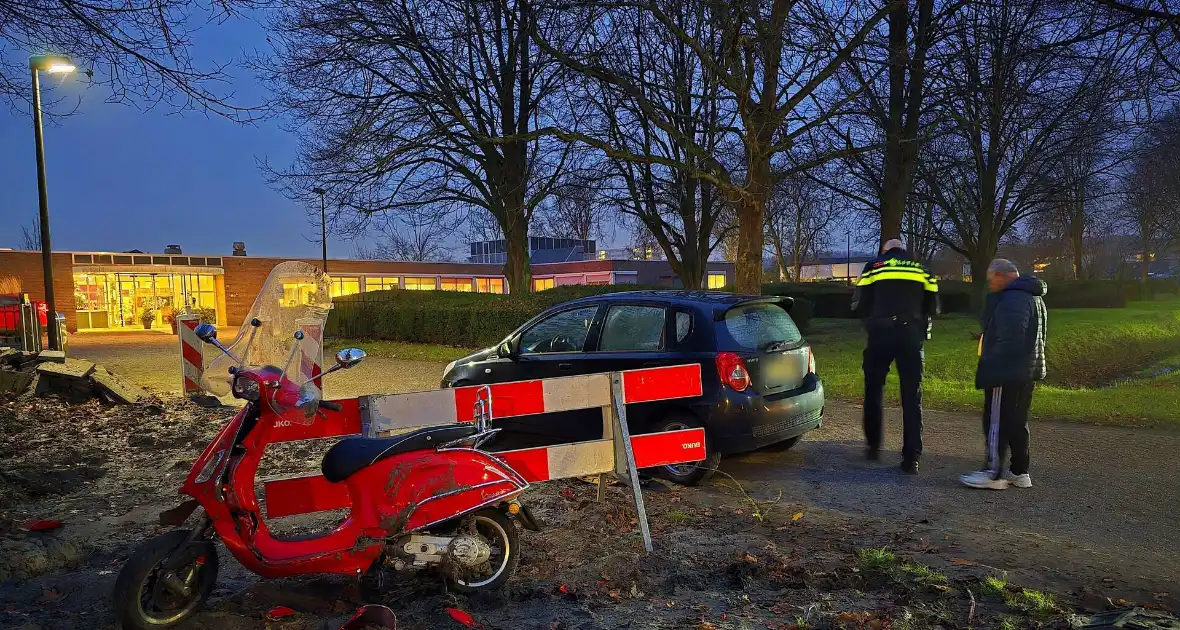 Scooter fors beschadigd na aanrijding - Foto 5