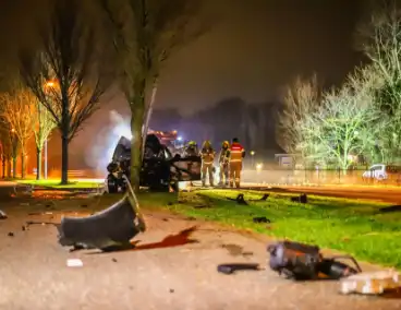 Auto vliegt in brand na ongeval