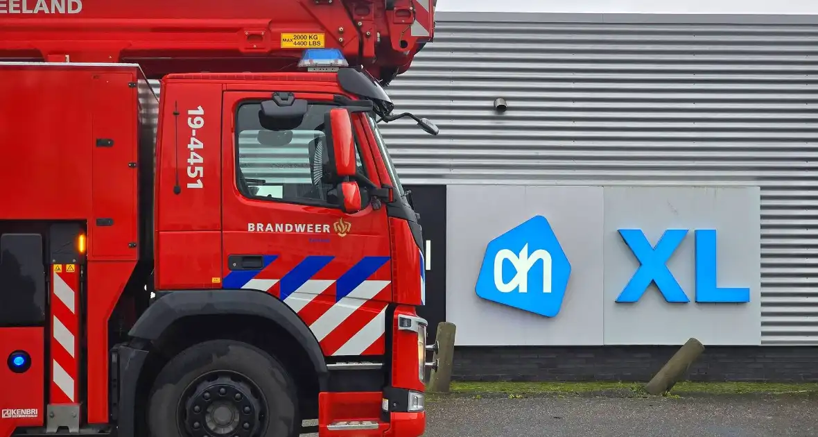 XL supermarkt ontruimd wegens brandgeur - Foto 4
