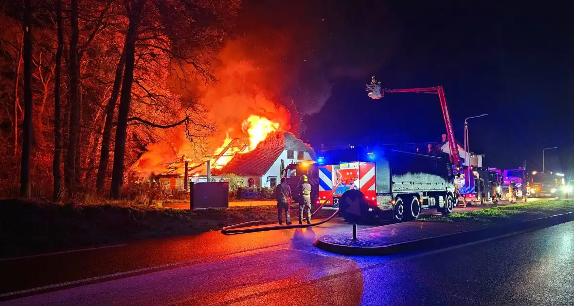 Uitslaande brand verwoest pannenkoekenrestaurant - Foto 2