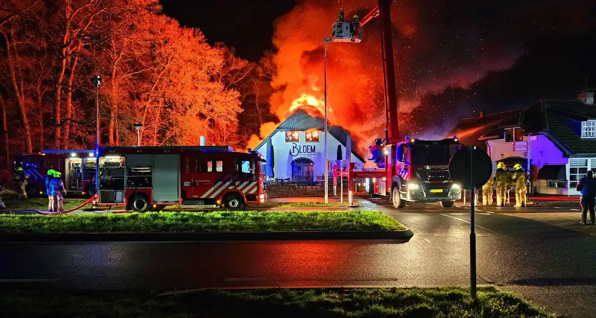 Uitslaande brand verwoest pannenkoekenrestaurant - Foto 3