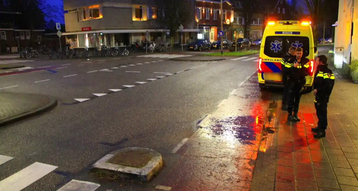 Fietsster botst tegen stoeprand - Foto 1