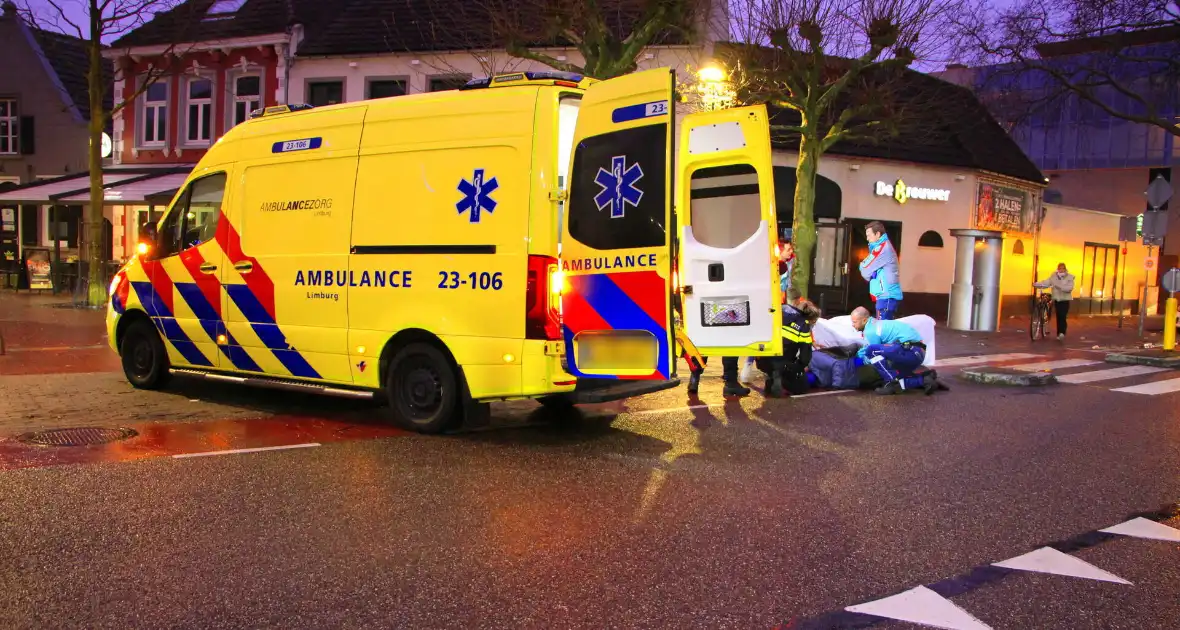 Fietsster botst tegen stoeprand - Foto 8