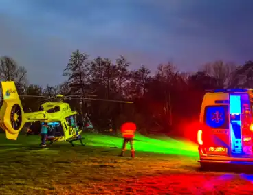 Ambulance helikopter vervoerd patiënt vanaf eilanden