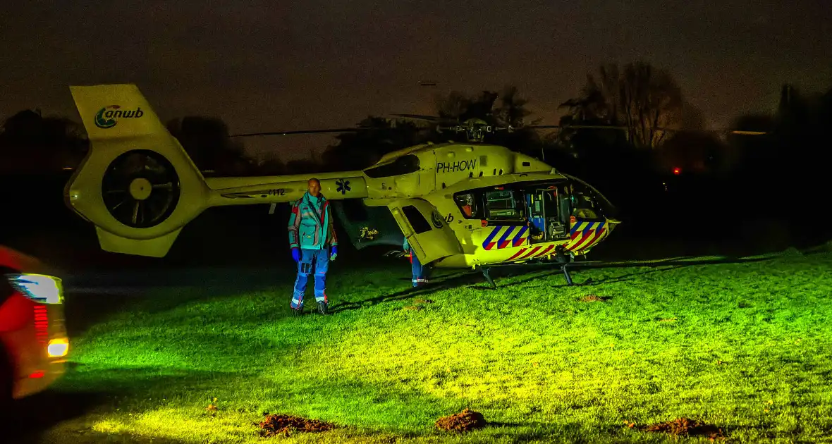 Ambulance helikopter vervoerd patiënt vanaf eilanden - Foto 2