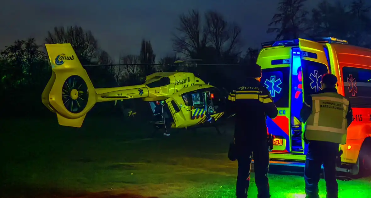 Ambulance helikopter vervoerd patiënt vanaf eilanden - Foto 3