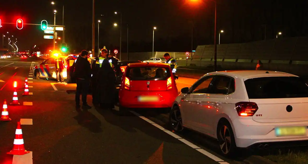 Auto's komen in botsing op N201