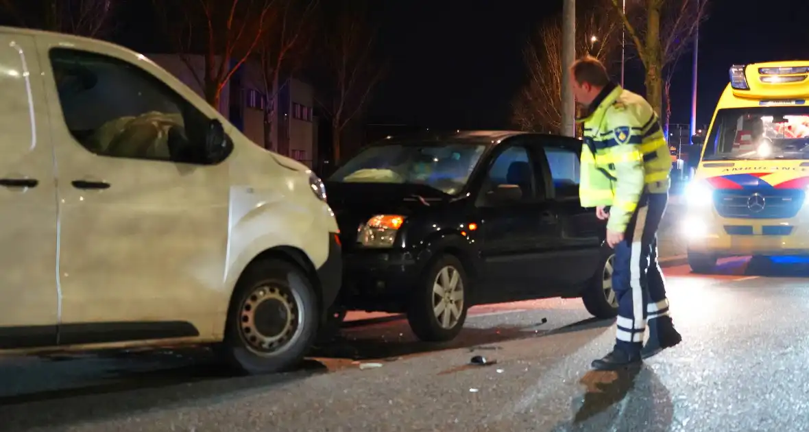 Bestuurder aangehouden na frontale aanrijding - Foto 3