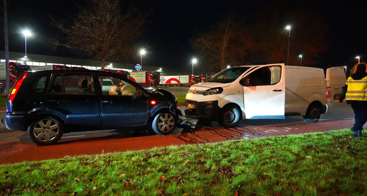 Bestuurder aangehouden na frontale aanrijding - Foto 6