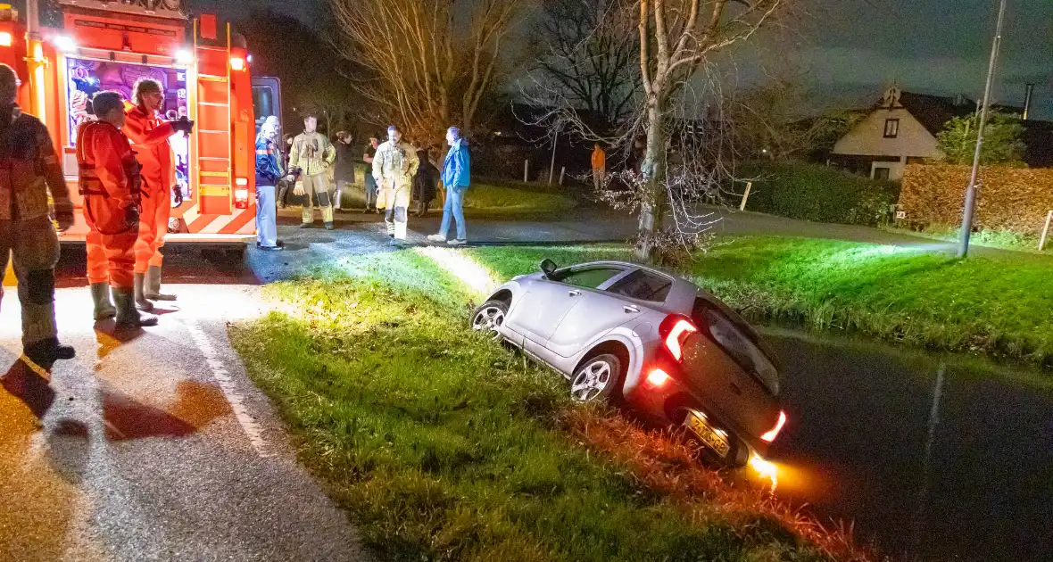 Beschonken automobilist raakt te water - Foto 1