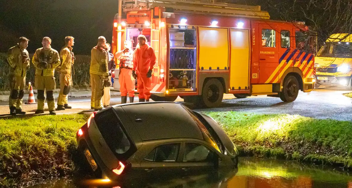 Beschonken automobilist raakt te water - Foto 11