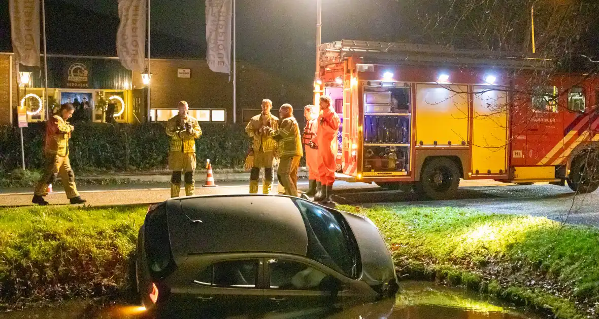 Beschonken automobilist raakt te water - Foto 6