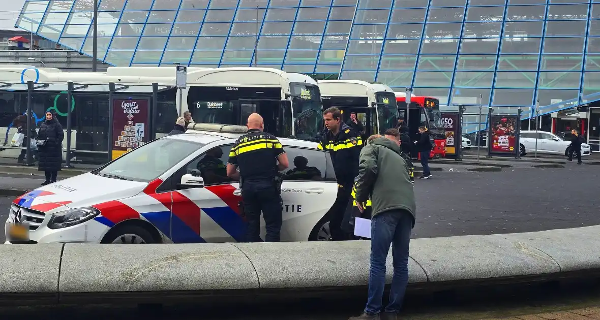 Politie houdt schreeuwende man aan in centrum