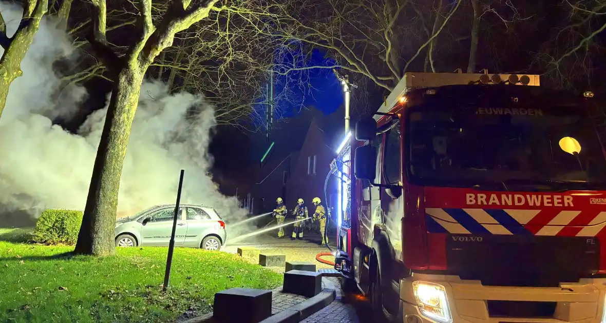 Geparkeerde auto's verwoest door brand - Foto 5