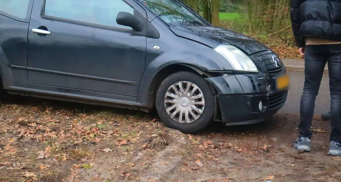 Twee botsen op elkaar - Foto 1