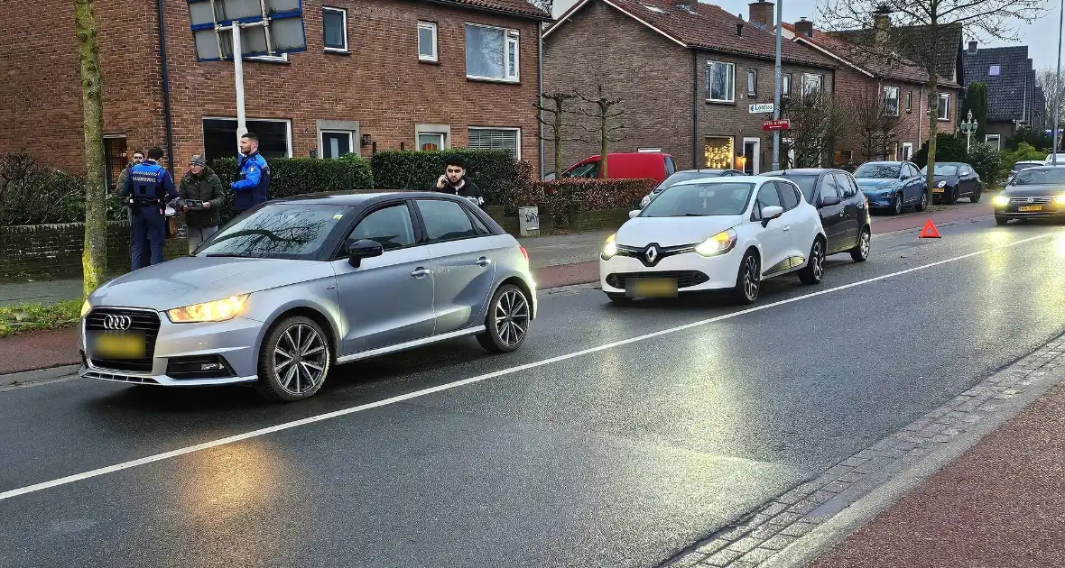 Flinke schade bij kettingbotsing met drie voertuigen - Foto 3