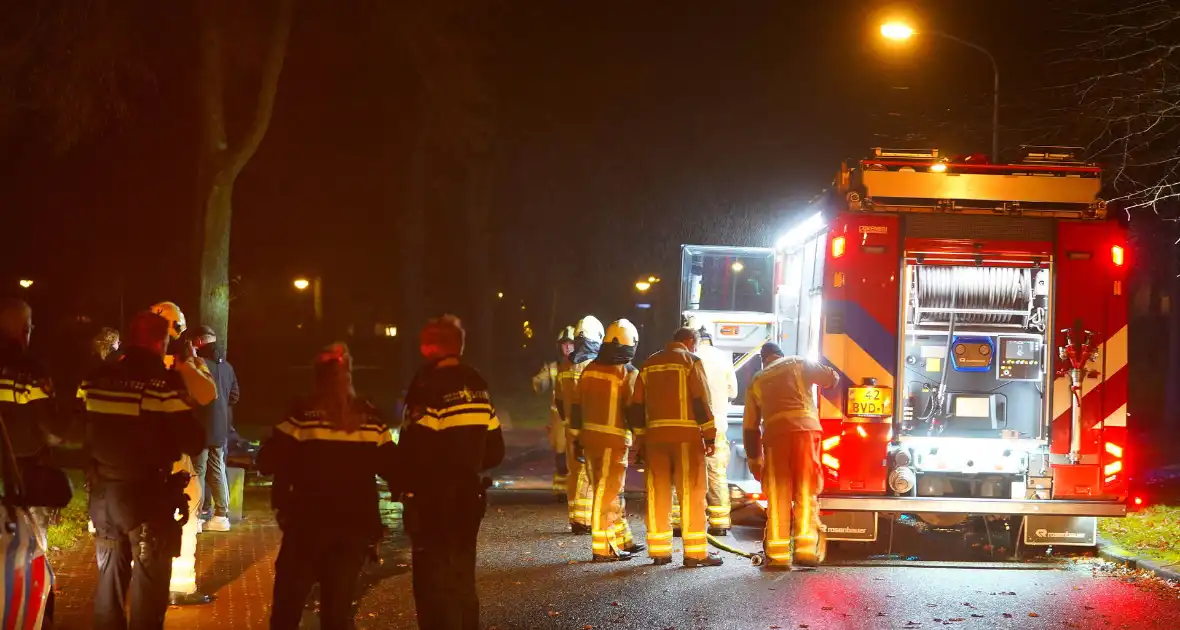 Traditiegetrouw gaat aanhanger in vlammen op