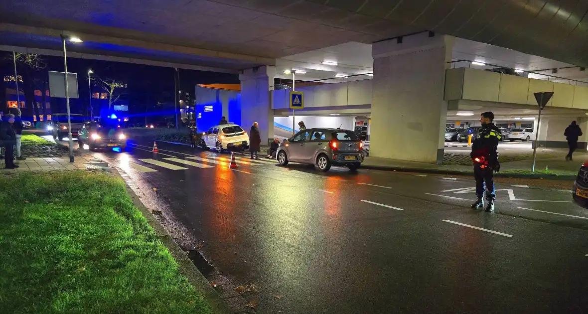 Voetganger aangereden door automobilist op oversteekplaats - Foto 3