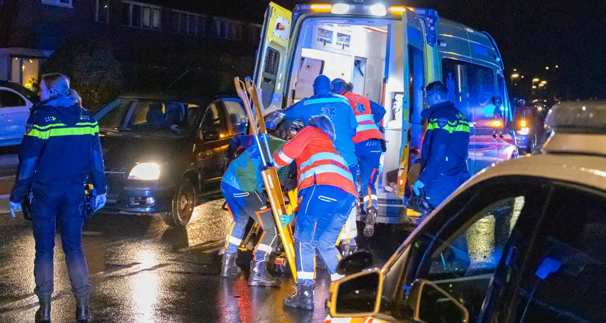 Voetganger zwaargewond bij botsing met bestelbus - Foto 5