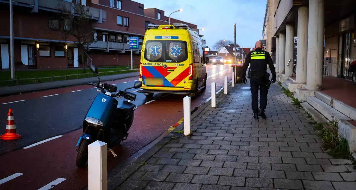 Scooterrijder rijdt voetganger aan - Foto 6