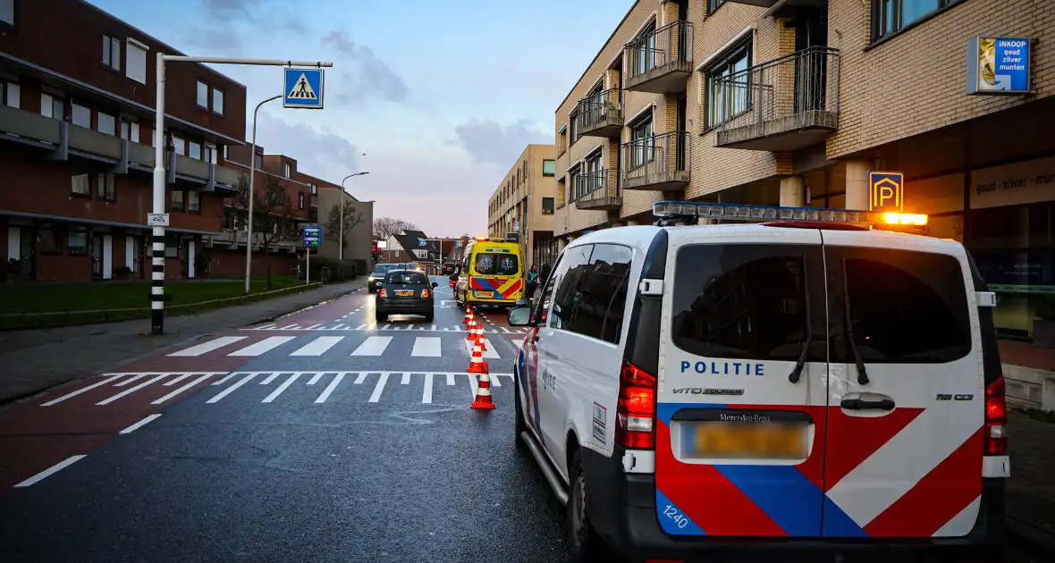 Scooterrijder rijdt voetganger aan - Foto 8