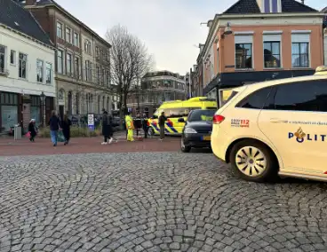 Verkeersregelaar gewond bij aanrijding