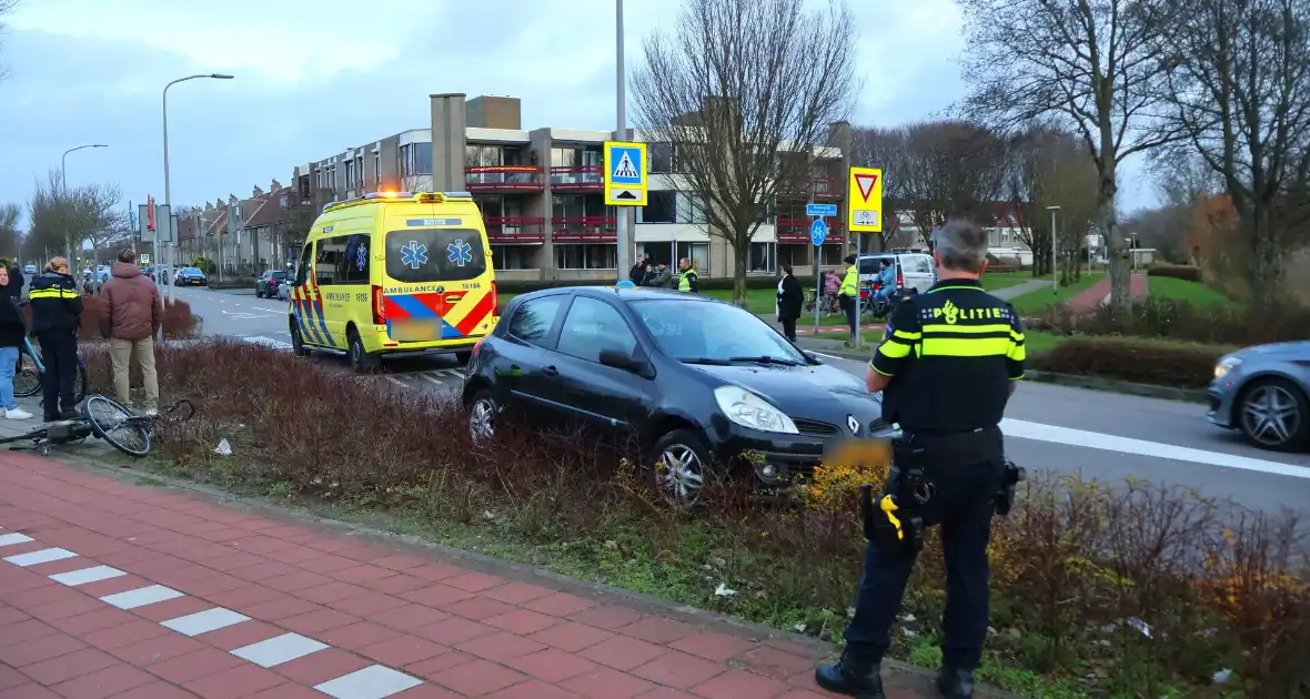 Fietsster gewond bij aanrijding op oversteekplaats